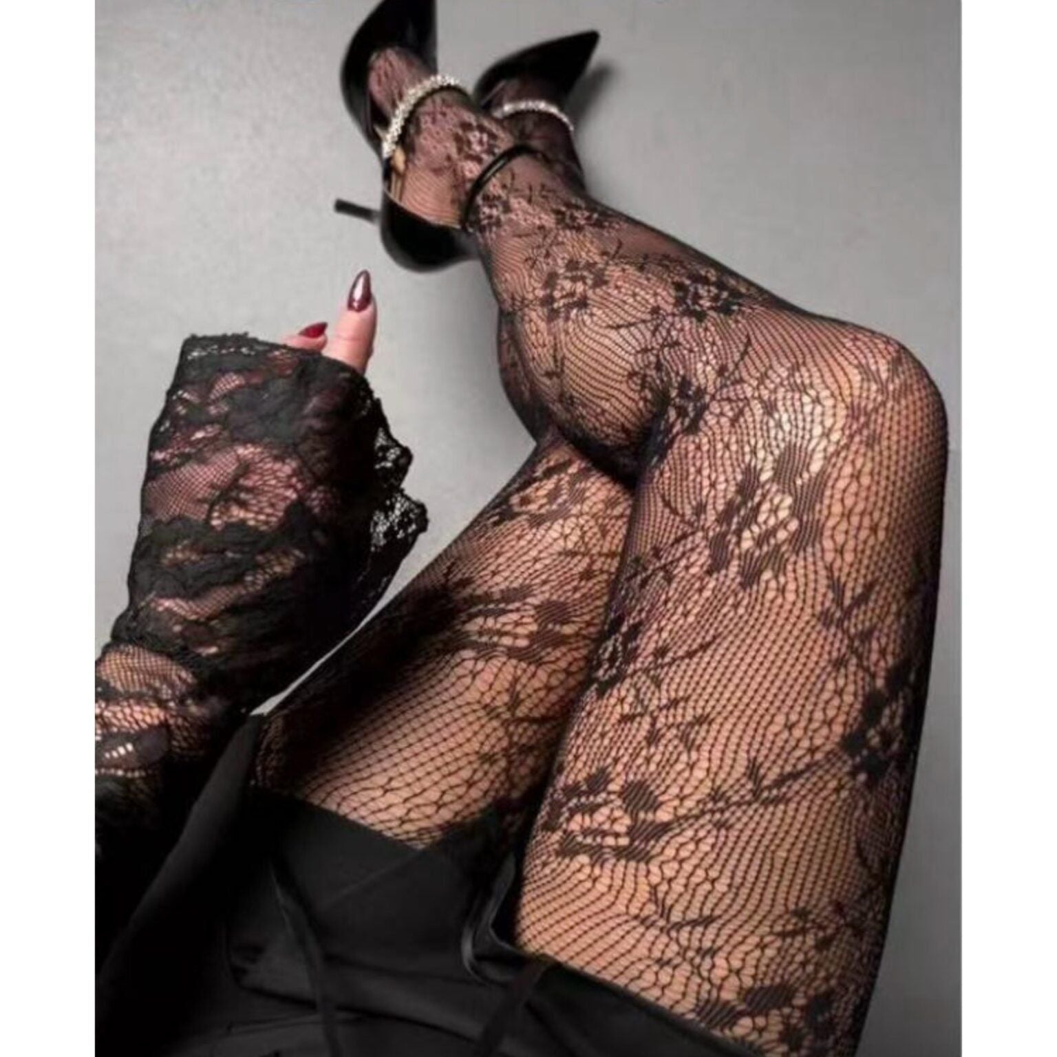Floral Lace Tights Black - Elegant Patterned Pantyhose for Women